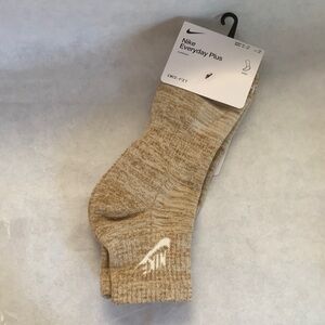 NWT Nike Everyday Plus Beige Socks - Unisex